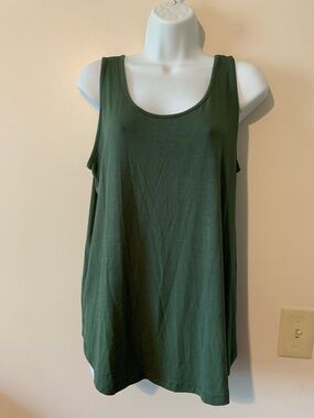 Relaxed Scoop Neck Tank Top — Deep Green
